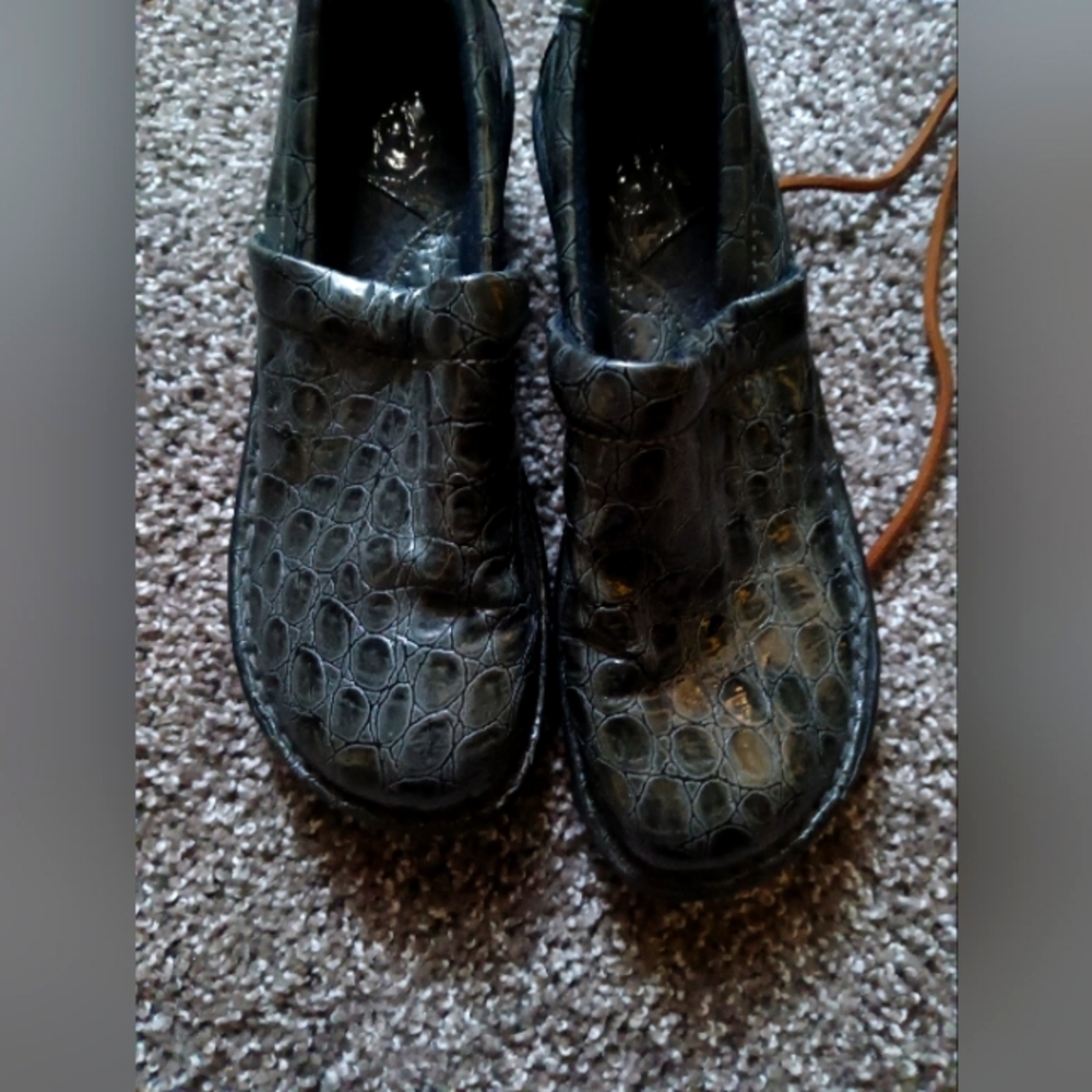 Clogs
